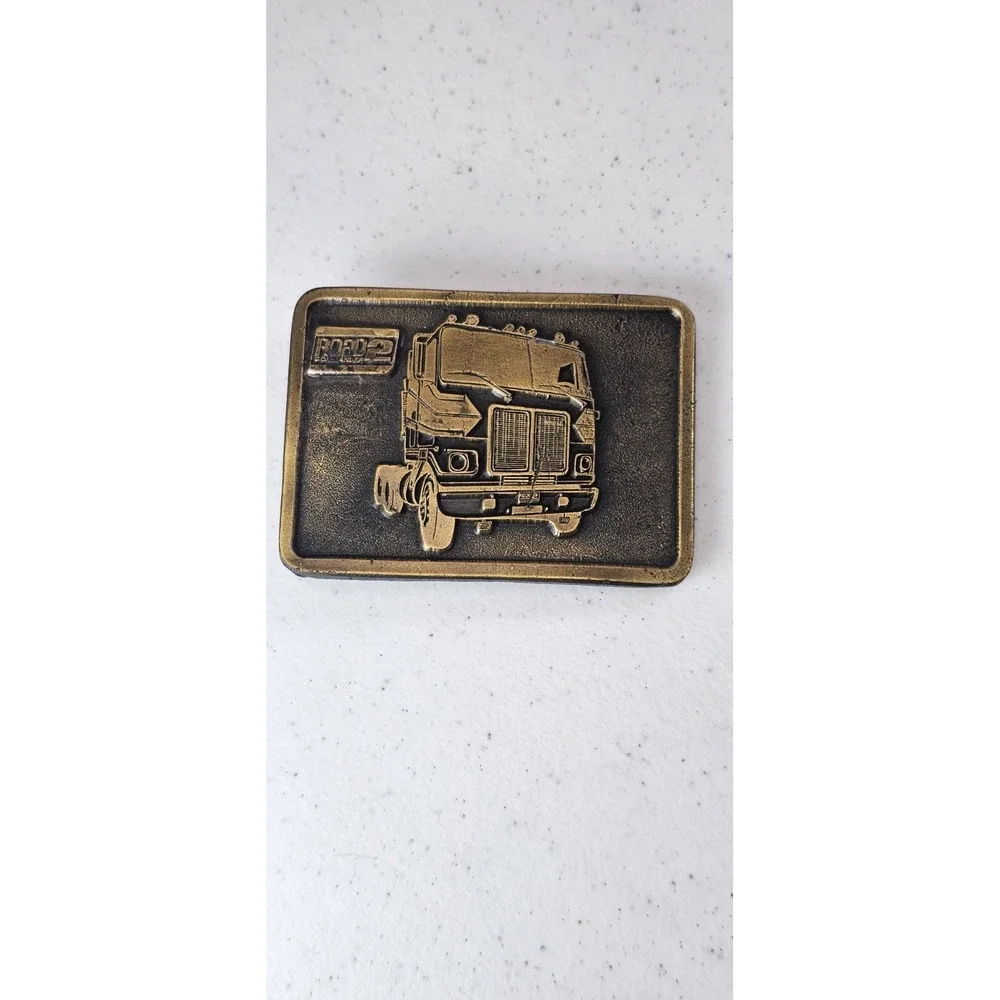 Vintage Road Commander 2 Semi Truck Belt Buckle Brass Tone International